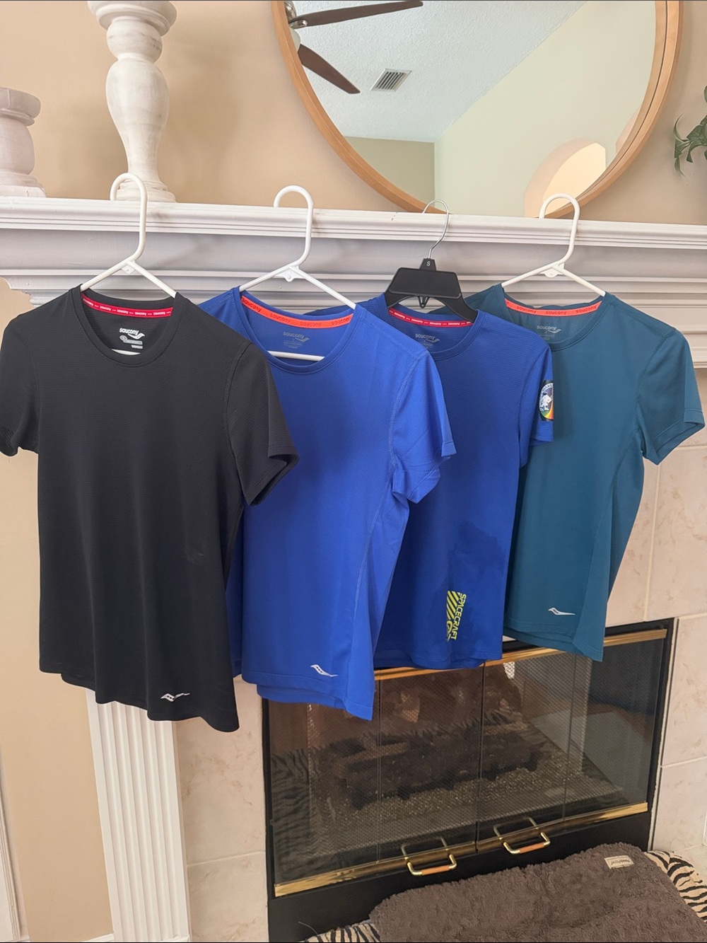 Saucony Women’sShort Sleeve Performance Tees - Black, Royal Blue, Deep Blue, Tea